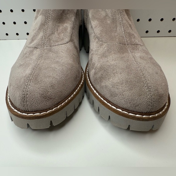 Anthropologie | Matisse Hudson Stompy Boots in Gray Faux Suede Ankle Size 8.5M - Picture 9 of 15
